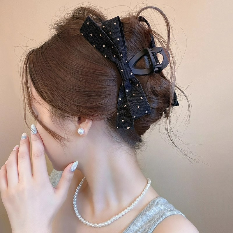 อุปกรณ์หนีบผมสีดำลายพิมพ์พร้อมโบว์ฉลามสไตล์เกาหลีสำหรับผู้หญิง