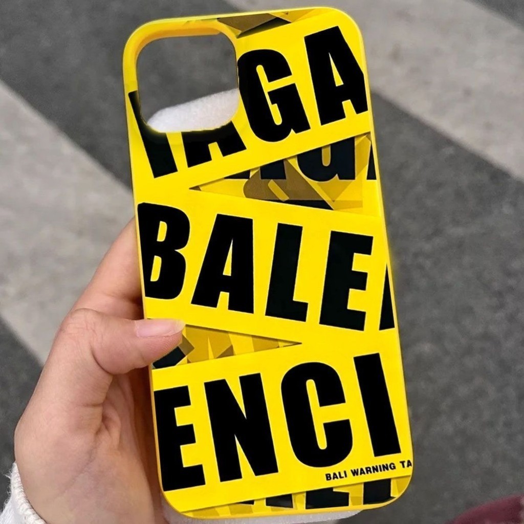 สําหรับ 7/8 Plus เคส IPhone แต่ละบุคคลสร้างสรรค์เทปสีเหลืองภาษาอังกฤษ 15/13PROMAX 12/11 Smooth big hole anti-fall iPhone14 นุ่ม xr/xs ภาพวาด