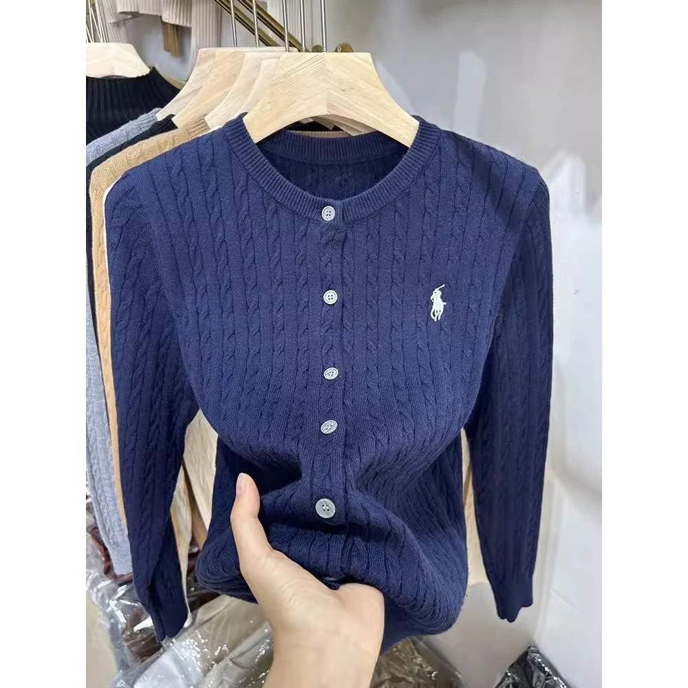 เสื้อคาร์ดิแกนถักลายปักลายม้าผู้หญิงฤดูใบไม้ร่วงและฤดูหนาวต้นฤดูใบไม้ผลิย้อนยุคคอกลมเสื้อสเวตเตอร์สีขาวสีแดง