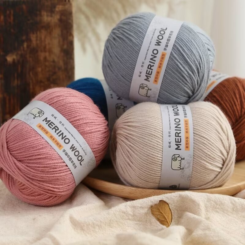 100 กรัม/ม้วน Merino ด้ายขนสัตว์ทําด้วยมือ DIY ทอเสื้อกันหนาวหมวกผ้าพันคอเสื้อกันหนาวนุ่มสบายเส้นด้ายขนสัตว์ขายส่งถักเส้นด้าย