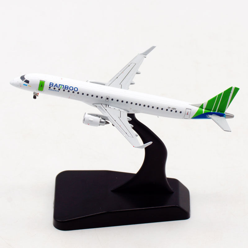 เวียดนาม Bamboo Air JC Wings 1: 400 เครื่องบินจําลอง EMB195-200LR OY-GDC
