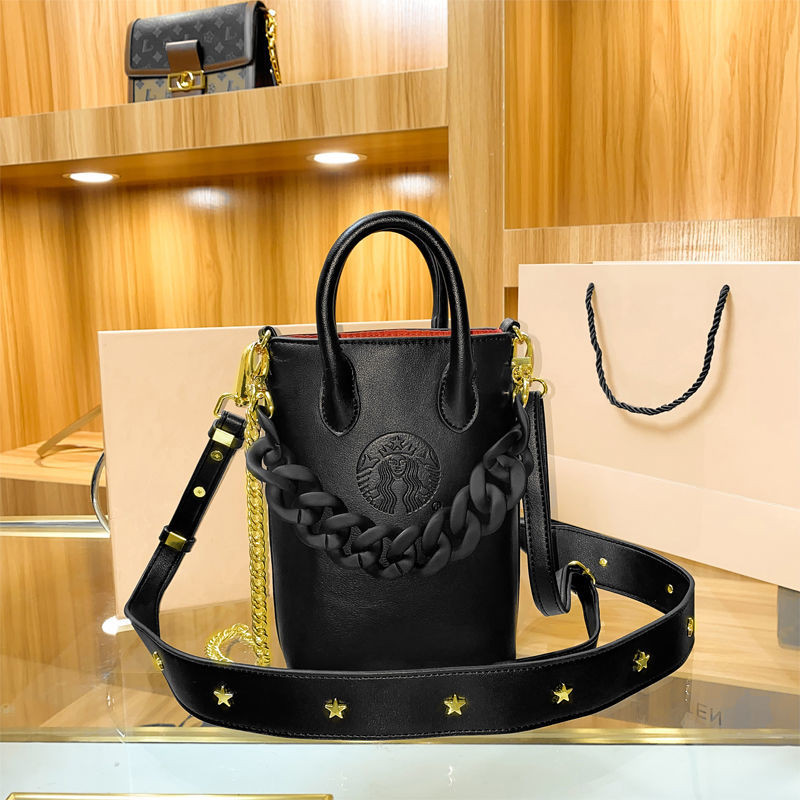 Starbucks 2022 สินค้าใหม่ของขวัญสีดําทองแคปซูลCrossbodyกระเป๋าถือกระติกน้ําร้อนถ้วยสาวมูลค่าสูง