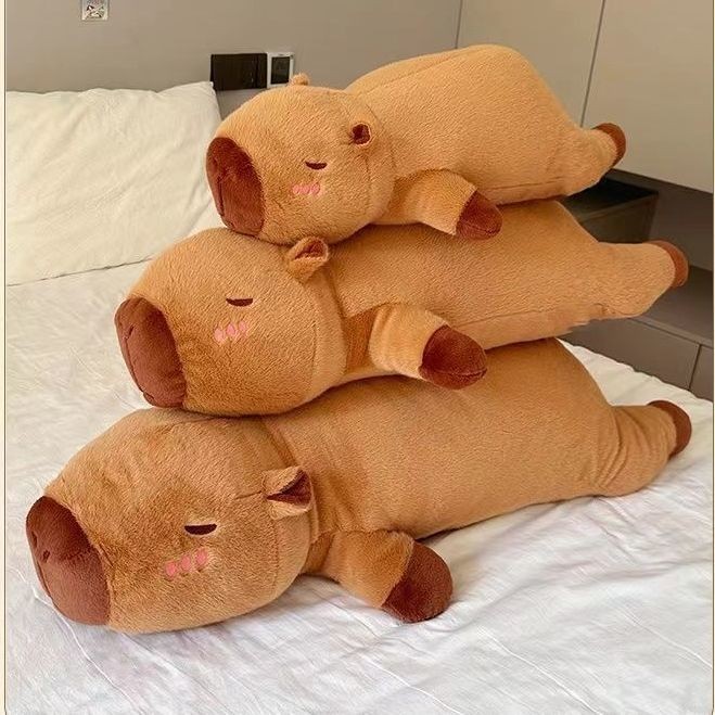 พร้อมส่ง น่ารักนอน Capybara 95cmหมอนเตียงตุ๊กตาตุ๊กตาของเล่นตุ๊กตา Ragdoll ส่งของขวัญวันเกิด