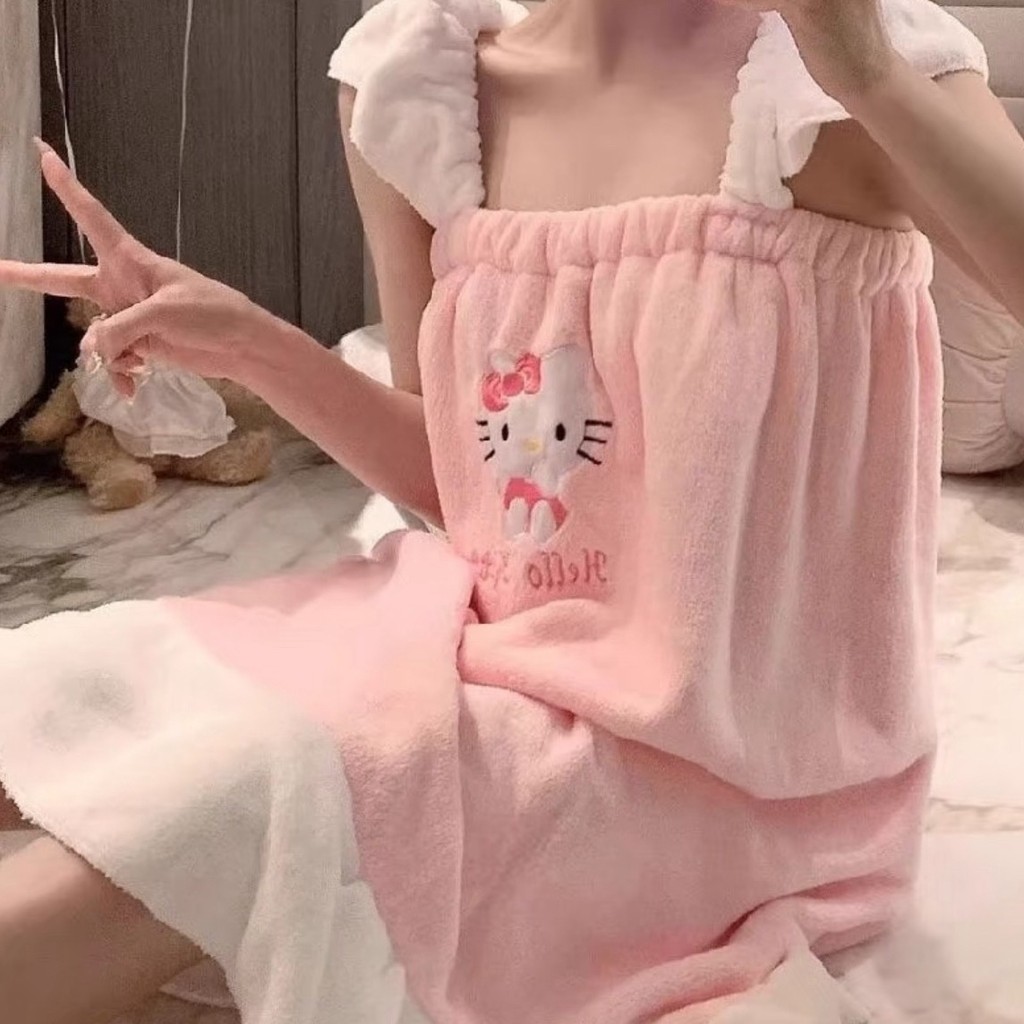 [ใหม่] สไตล์ใหม่น่ารัก Hellokitty ขนแกะปะการังดูดซับน้ําหนาสายคล้องไหล่คู่ออกแบบ Quick-Drying กระโปรงอาบน้ําแบบพกพา