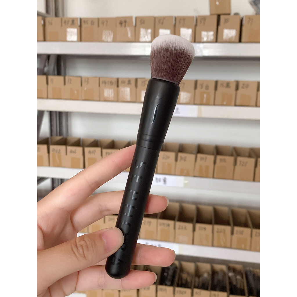 แนะนําโดย Banniang~SEPHORA SEPHORA 45 Round Head Magic Foundation Brush Seamless Foundation แปรงแต่ง
