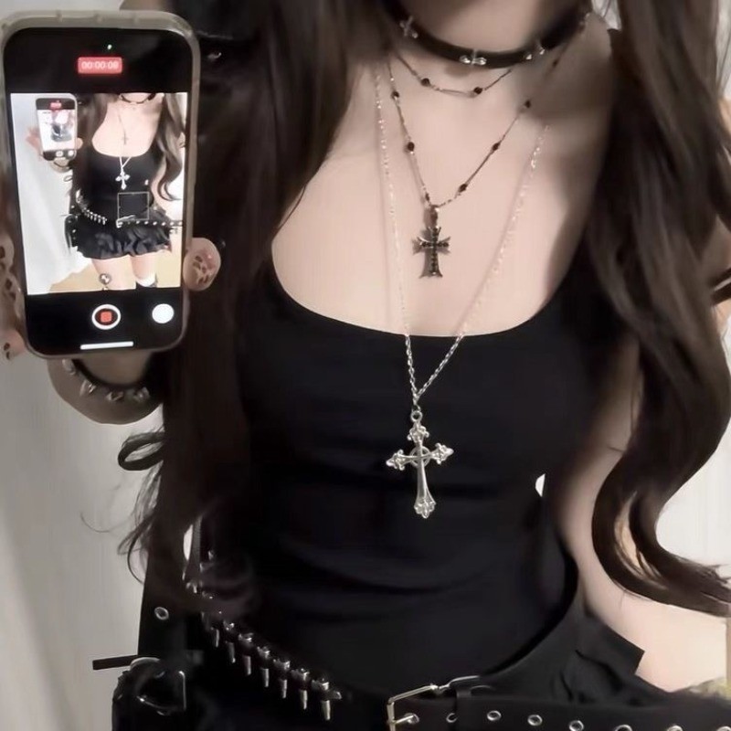 Y2K Punk Multi-Layer Chain Cross จี้และสร้อยคออัปเดตเทรนด์สำหรับผู้หญิง