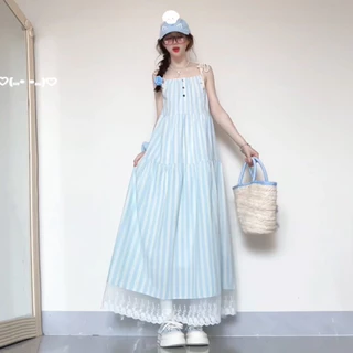 ชุดเดรสสายเดี่ยวลายทางสีฟ้าหวานสำหรับผู้หญิงแบบใหม่ฤดูร้อนสไตล์วันหยุดริมทะเลกระโปรงยาวสวยสุดๆ