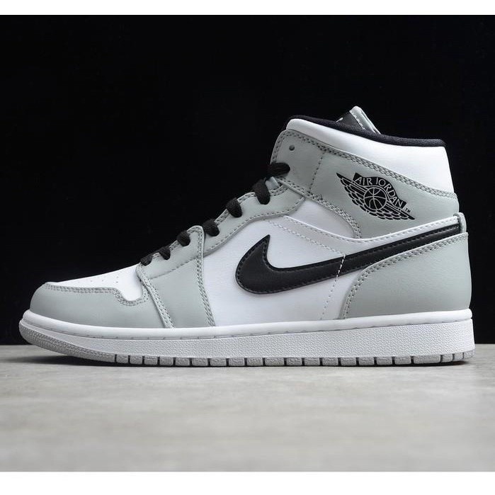 Nike Air Jordan 1 MID-Light SMOKE Grey รองเท้าบาสเก็ตบอลผู้ชายและผู้หญิงรองเท้าผ้าใบ6KLT