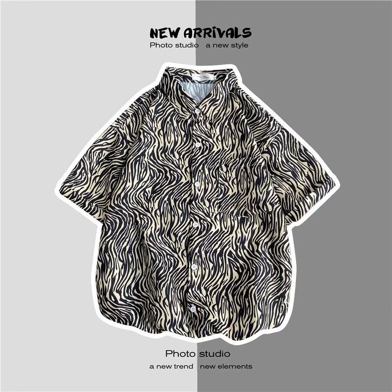 เสื้อฮาวาย hawaii แขนสั้น พิมพ์ลาย สำหรับผู้ชาย เสื้อเชิ้ตฮาวาย ฮาวายสไตล์เกาหลี ผ้าใส่สบาย สินค้าพร้อมส่ง M-3XL 100 แบบ รุ่น 1162 D103 - รูปที่ 6