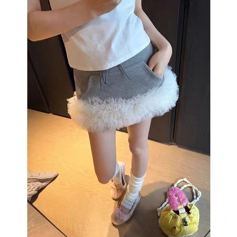ขายร้อน! กระโปรงสั้น F & X 2024กระโปรงสั้นเย็บลูกไม้แบบใหม่กระโปรงมินิรัดสะโพกทรงลูกแพร์ทรงเอสไตล์ลดอายุ