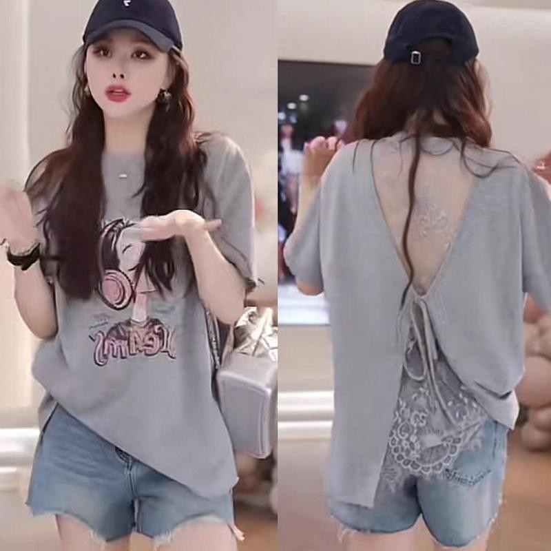 5NDA ● กลับลูกไม้เย็บแขนสั้นเสื้อยืดผู้หญิงฤดูร้อนใหม่เพลงสาวพิมพ์แขนสั้นรอบคอหลวม จุดต่ําสุด ที-