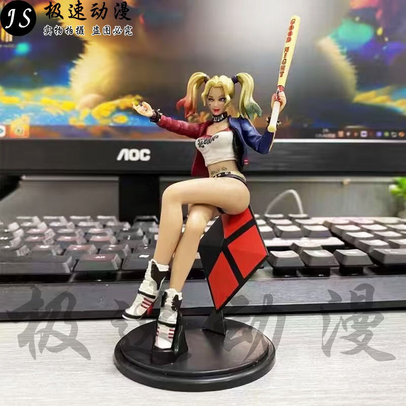 Harley Quinn ท่านั่ง Raptor Squad Damage รถตํารวจโมเดลแชสซีตกแต่งของขวัญ