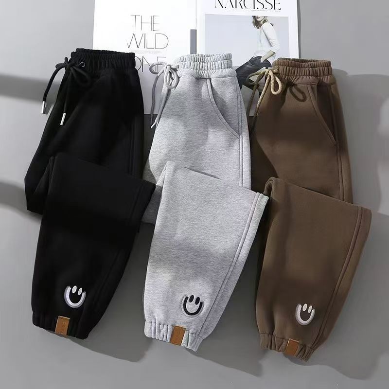 เสื้อผ้าเด็กสไตล์ใหม่กางเกงเด็กแฟชั่นกางเกงวอร์มหลวมสวมใส่ด้านนอก