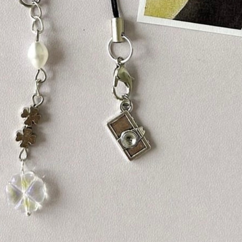 ริน 2แพ็คโทรศัพท์โซ่ที่ไม่ซ้ํากันพวงกุญแจสี่ใบโทรศัพท์เสน่ห์โทรศัพท์จี้กระเป๋าเสน่ห์กระเป๋าจี้สําหรับคู่แฟชั่น - รูปที่ 4