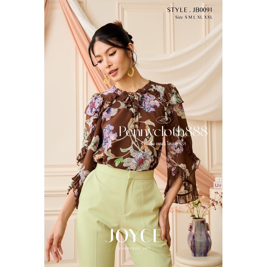 JB0091 เสื้อ Joyce ชีฟองพิมพ์ลายดอก คอกลมผ่าวี ผูกโบ แต่งระบาย มีซับใน แขน 3 ส่วนปลายแขนหน้าสั้นหลัง