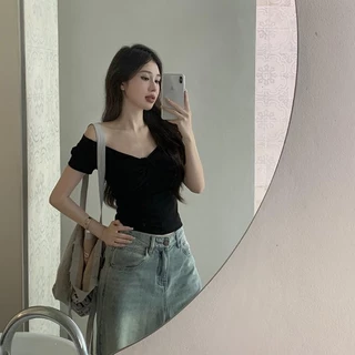 ท็อปส์ซูเซ็กซี่สำหรับผู้หญิง เสื้อครอปแขนสั้น ดีไซน์เก๋ไก้และเซ็กซี่ Clothing Women ผู้หญิง