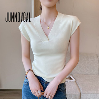 JUNNOVGAL เสื้อยืดผู้หญิงถักแขนสั้นคอวีสไตล์ใหม่สีทึบ