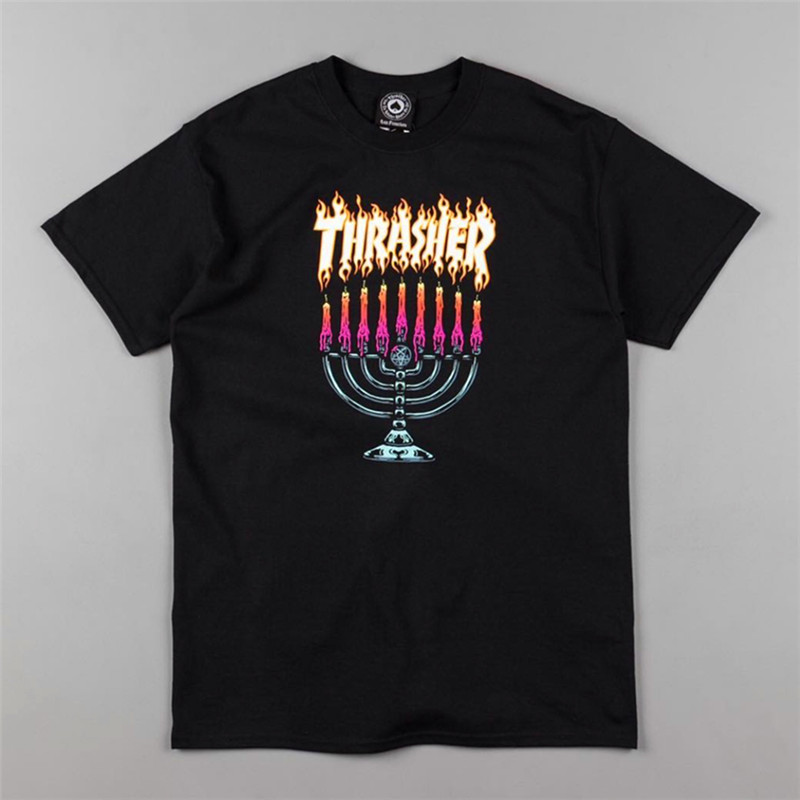 Thrasher Menorah เวอร์ชั่นอเมริกัน เชิงเทียนเปลวไฟ เสื้อยืดแขนสั้น 0806