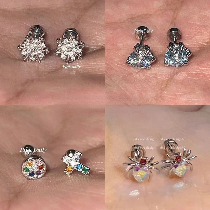 1 คู่แฟชั่นคริสตัล Rhinestone Heart Cross ต่างหูสําหรับผู้หญิง