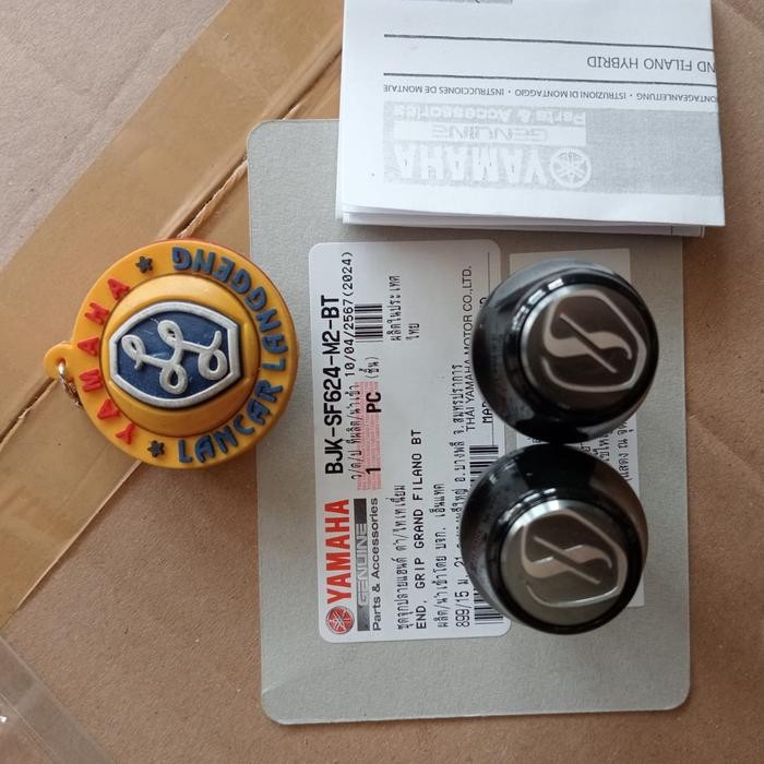 END GRIP/HANDLEBAR BAR YAMAHA GRAND FILANO ORIGINAL YGP THAILAND MOTORCYCLE / BLACK/CROM - สีดําดีที