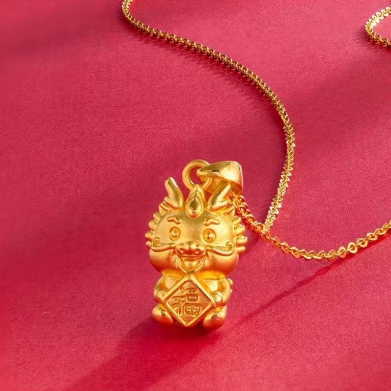 Get Rich Blessed Dragon จี้สาว Xiaolong Benming ปี Blessed ตัวอักษรถือเงินมังกร Blessed จี้มังกรน่าร