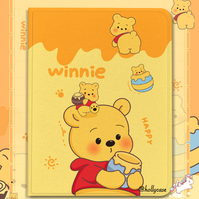 เคส iPad พร้อมช่องเสียบปากกาสําหรับ iPad Air4 Air5 10.2 นิ้ว Gen10 5th 6th Air 3 Mini4 5 2018 การ์ตูนขวดน้ําผึ้งหมีพูห์วัสดุผ้าไหม iPad Pro 11 ฝาครอบ