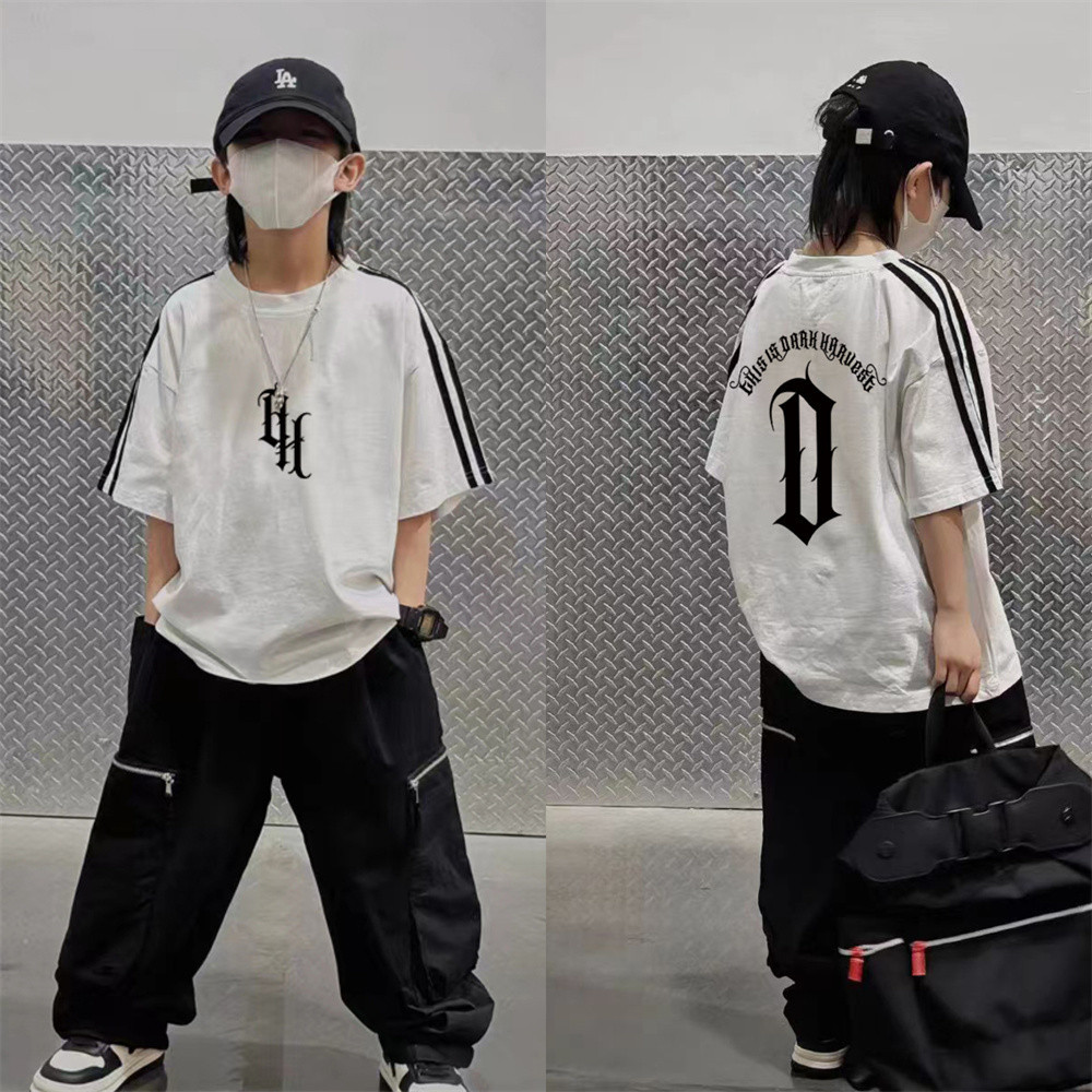 เวอร์ชั่นเกาหลีเสื้อผ้าเด็กผ้าฝ้ายแท้แขนสั้นเสื้อยืดชายหล่อฤดูร้อนสไตล์ใหม่ลายสีตัดกันหลวม