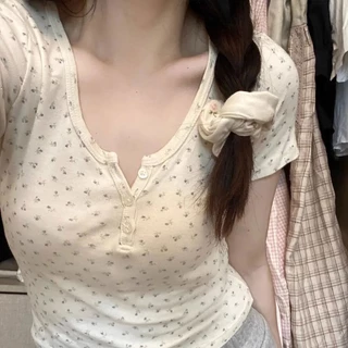 YY61 พร้อมส่ง เสื้อครอปเเขนสั้นสีนวลลายดอกไม้ สไตล์เกาหลี