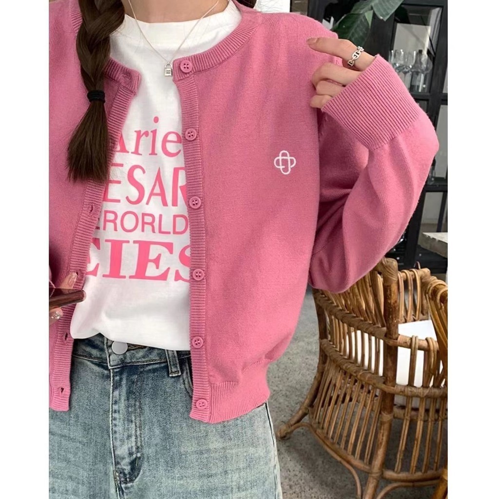 เสื้อสเวตเตอร์ถักเกาหลีคอกลมสั้นเย็บปักถักร้อยถักคาร์ดิแกนบางหญิงคาร์ดิแกน