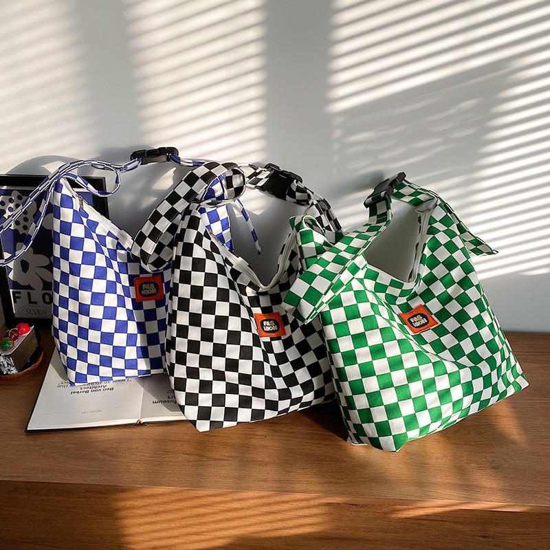 TT HOME01กระเป๋าแฟชั่นวัยรุ่น กระเป๋าสะพายข้างหรือพาด ใช้ได้ท้งหญิงและชาย มีให้เลือก 3สี