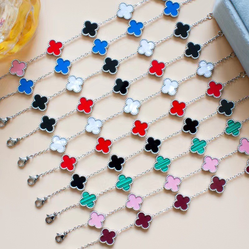 สร้อยข้อมือดอกไม้สี่ใบไม้สีเงิน13มมเหล็กไทเทเนียมโคลเวอร์สี่ใบสร้อยข้อมือสองด้าน[ไม่ซีดจางสามารถเปิดตัว] -- &&