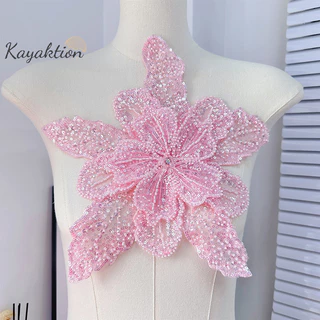 Kayaktion Multi Layered Organza สามมิติดอกไม้คริสตัล Studded Pearl Dress ตกแต่งเข็มกลัดอุปกรณ์เสริม