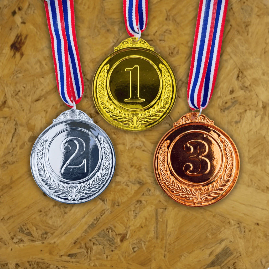 เหรียญรางวัลพลาสติก ลายตัวเลข อันดับ 1,2,3 เหรียญกีฬาสี แปะโลโก้ได้ พร้อมสายคล้องคอ