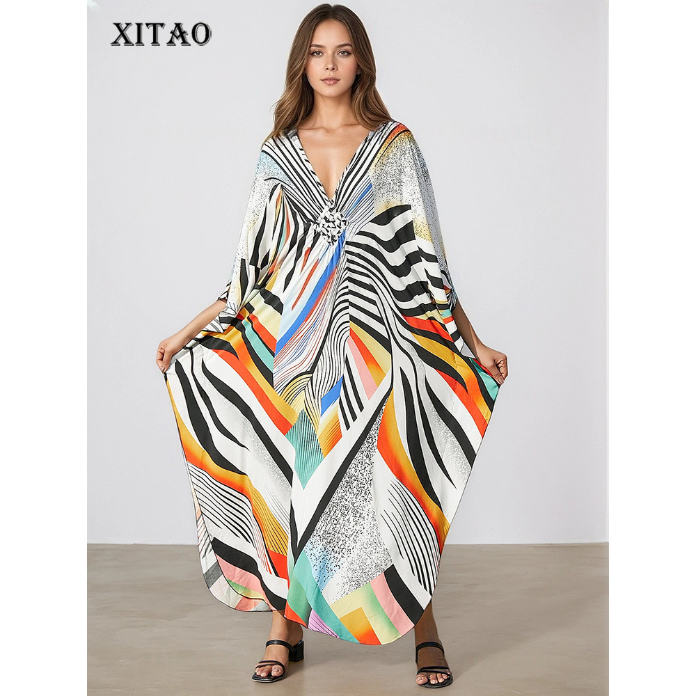 XITAO Batwing Sleeve พิมพ์ลายชุดข้อเท้ายาว V คอด้านข้าง Slit Slimming ฤดูร้อนผู้หญิงชุดแฟชั่นหลวม GJ