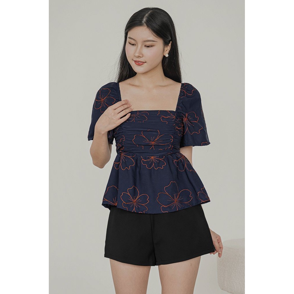Dear Lyla Dalsy Cushion Flutter Sleeve Ruched Peplum Top (Navy Florette)