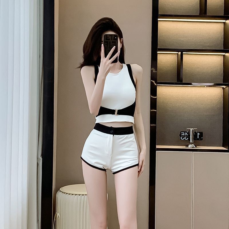 หัวเข็มขัดเสื้อยืดแบบไม่มีเอวเข้ารูป 2024 ฤดูร้อนสไตล์ใหม่สไตล์ความปรารถนาบริสุทธิ์ฤดูร้อนชุดสองชิ้น