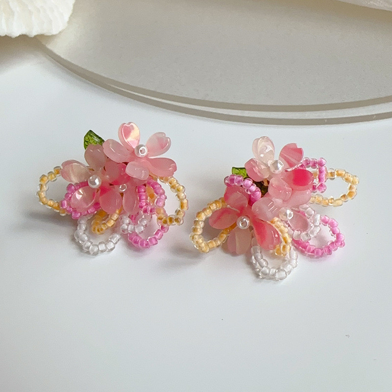 มือลูกปัดที่มีสีสัน Begonia Blossoming ต่างหูขายส่ง