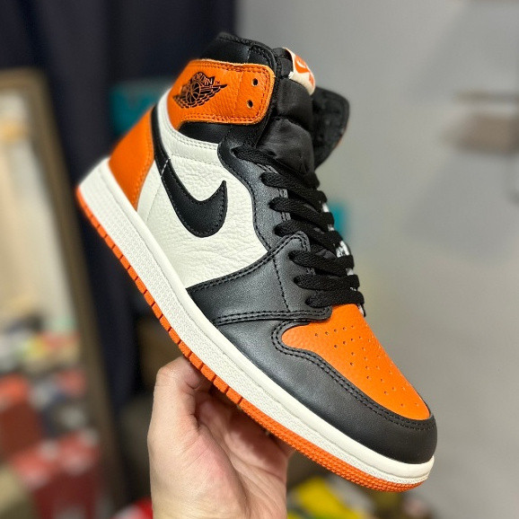 รองเท้ากีฬา Air Jordan 1 "Shattered backboard" 555088-005 I20K