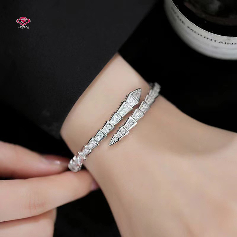 Hwetr อารมณ์คลาสสิกสร้อยข้อมืองูสําหรับผู้หญิงสาวแฟชั่นฝังเงาZirconสร้อยข้อมือเครื่องประดับพรรคอุปกรณ์เสริมของขวัญใหม่