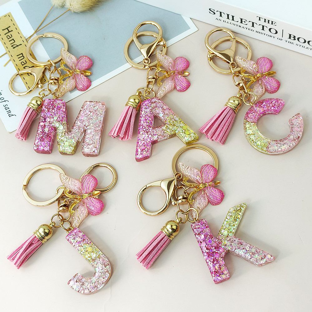 1 ชิ้นประณีตผีเสื้อ 26 ตัวอักษรพวงกุญแจ Gradient AZ ตัวอักษรเรซิ่น Keyrings กระเป๋าจี้อุปกรณ์เสริมของขวัญของที่ระลึก