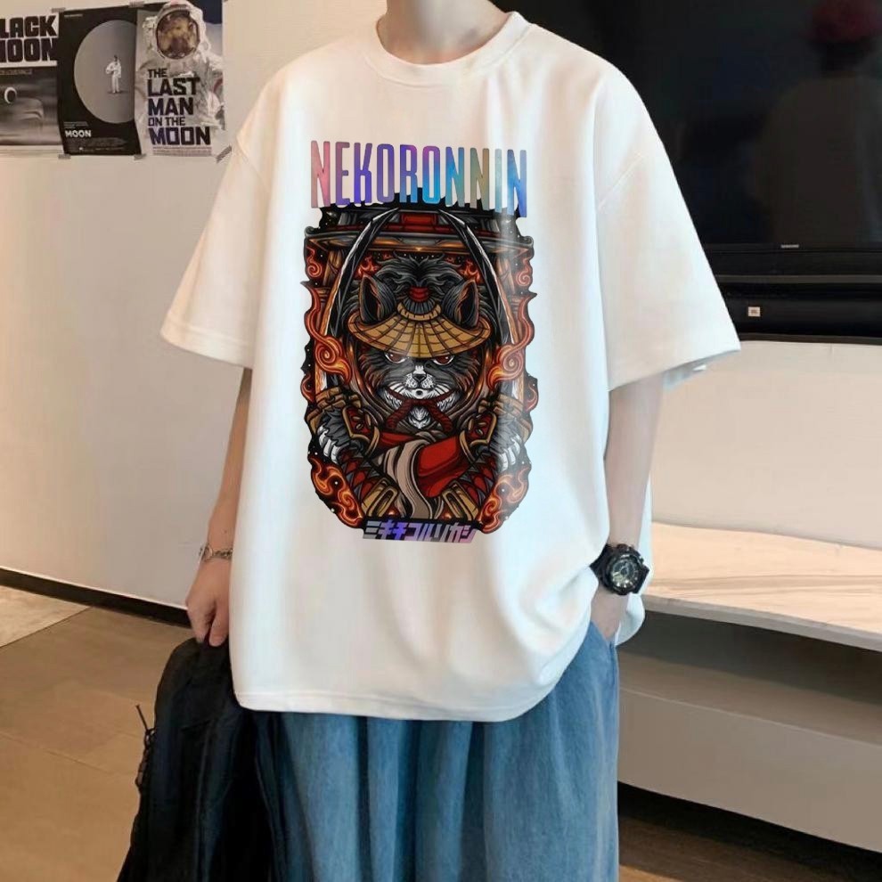 เสื้อยืดผู้ชาย เสื้อยืดเท่ๆ คอกลม แขนสั้น สกรีนลายสุดเท่ เสื้อยืดผู้ชายอ้วน สตรีทแฟชั่นชายสุดฮิต โอเวอร์ไซส์ ไซส์ใหญ่ - รูปที่ 2