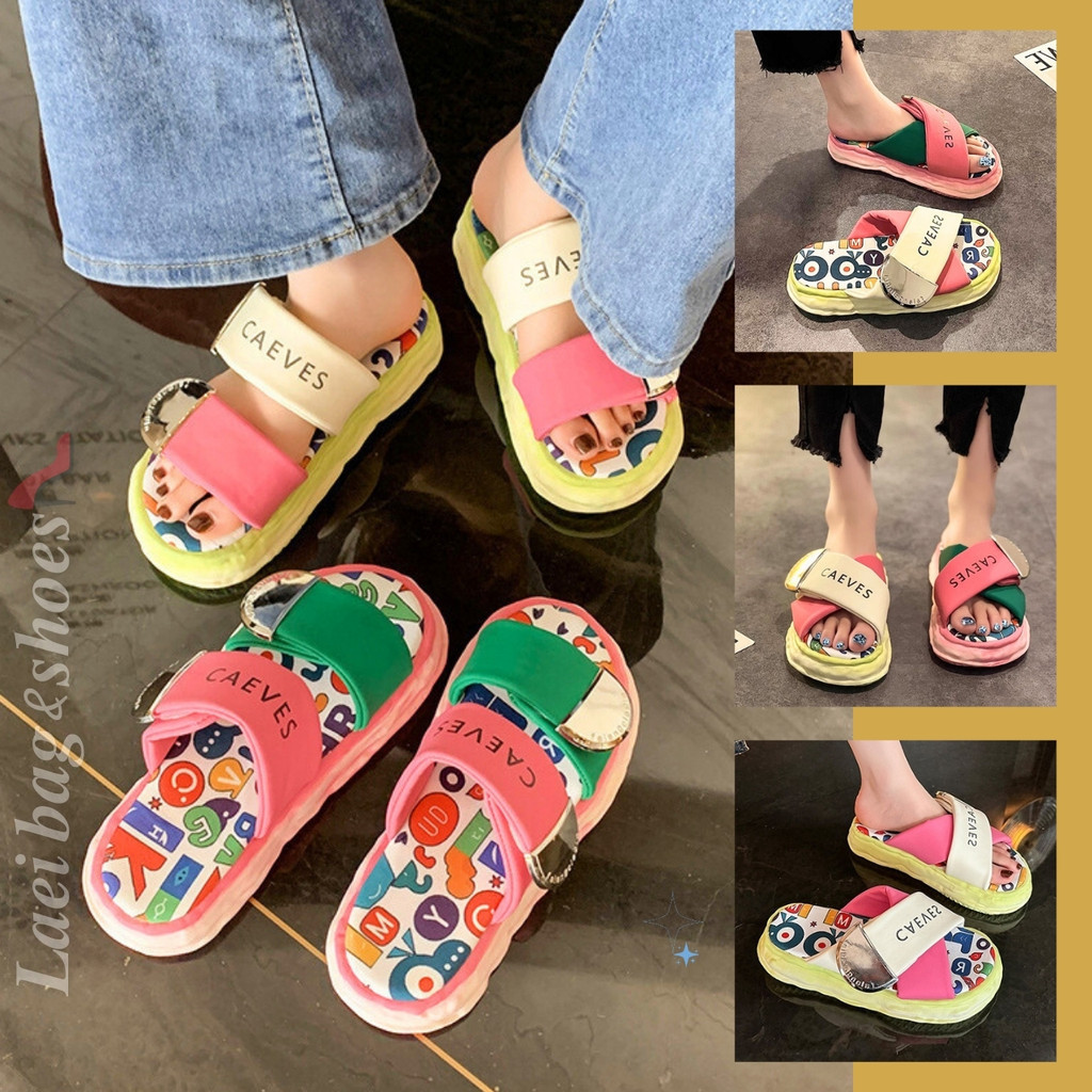 𝑳𝒂𝒆𝒊 𝒃𝒂𝒈&𝒔𝒉𝒐𝒆𝒔 รองเท้าแตะหนังเทียม สีสดใส พื้นลายกราฟฟิก สายคาดแต่งอะไหล่เงิน (35)