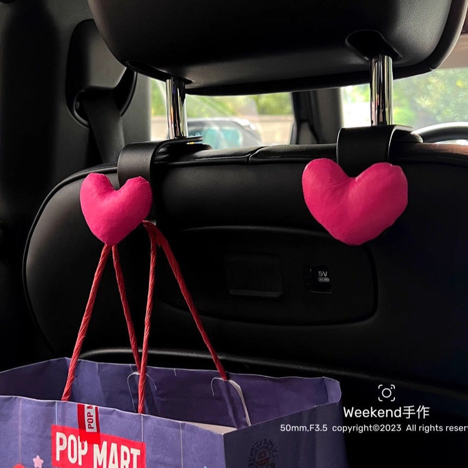 Dopamine Love Car Seat Back Hook Car Storage Rack Barbie Car Goods ของขวัญรถใหม่แถวหลัง 8.13