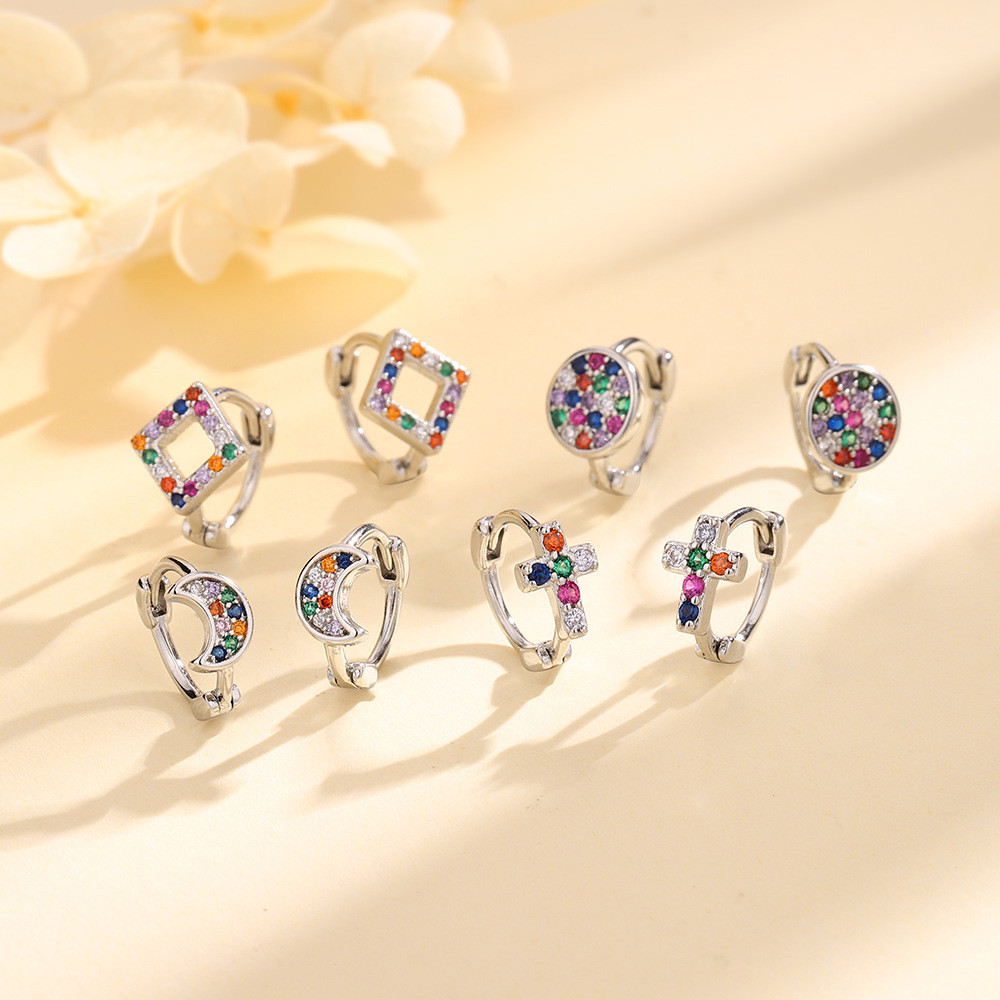 เพชรสี Hollow Geometric Block Circular Hoop ต่างหูสําหรับผู้หญิงชุดต่างหูเจาะสําหรับเด็กต่างหูทองคําขาวชุดทุกวันสไตล์หวานอุปกรณ์เสริมเครื่องประดับ
