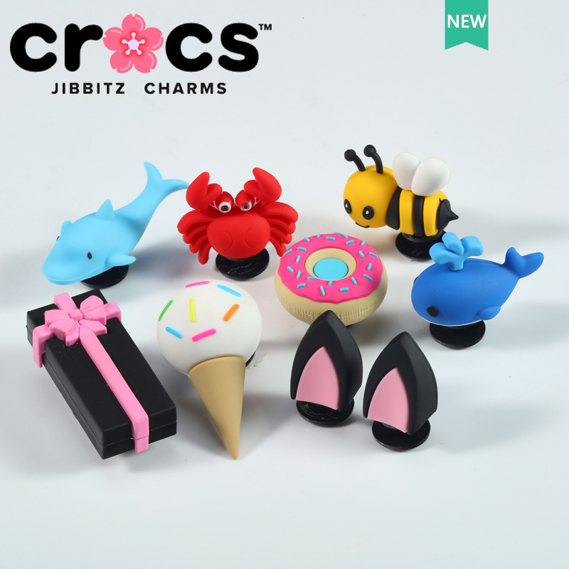 Jibbitz crocs charm 3D สเตอริโอ หัวเข็มขัดรองเท้า Donut Cone Whale Bee Crab การ์ตูน อุปกรณ์เสริมรองเท้า แฟชั่น อุปกรณ์เสริมตกแต่งหัวเข็มขัด จิ๊บบิท ตัวติดรองเท้า crocs