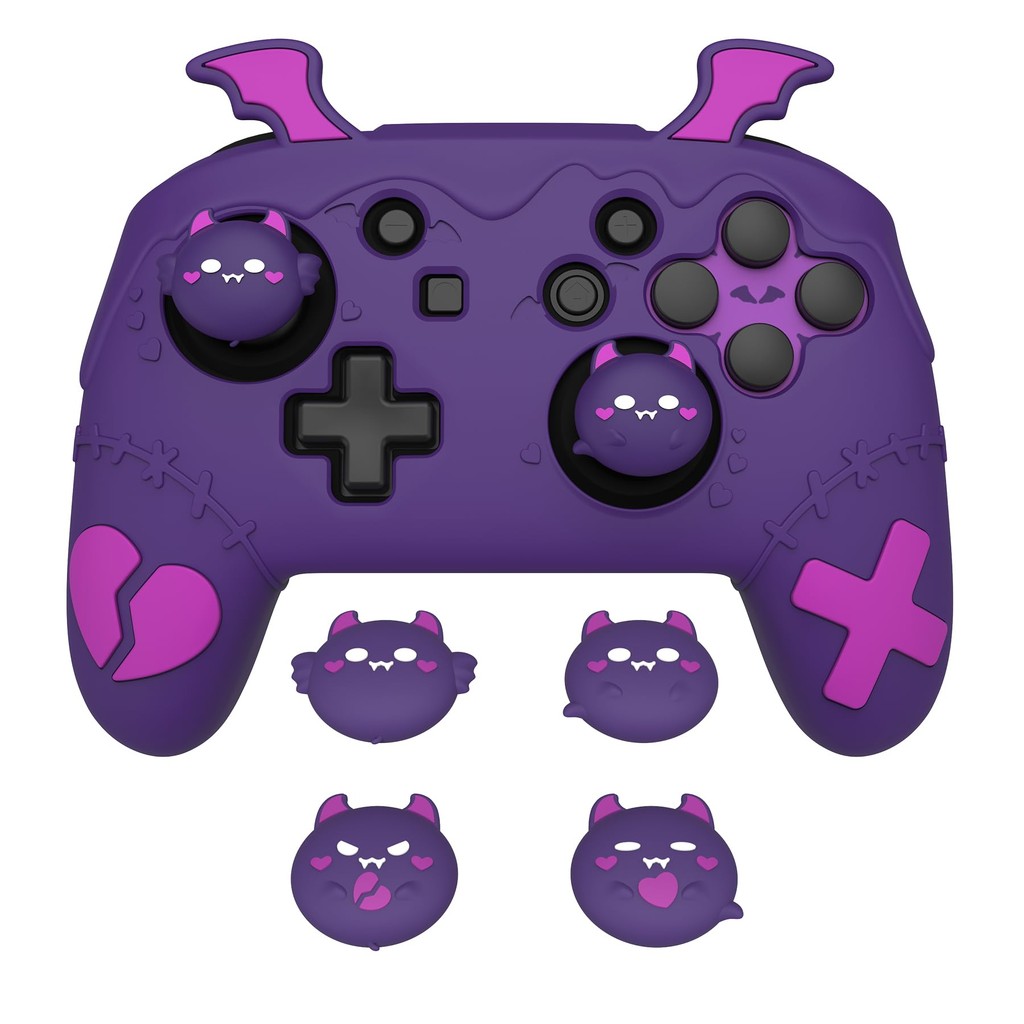 Gothic Imp Series เคสซิลิโคนน่ารักสําหรับคอนโทรลเลอร์ Nintendo Switch Pro พร้อมกริปนิ้วหัวแม่มือ 4 อันและสติ๊กเกอร์ 2 ชิ้น, ฝาครอบผิวซิลิโคนป้องกันรอยขีดข่วนกันลื่น - สีม่วง