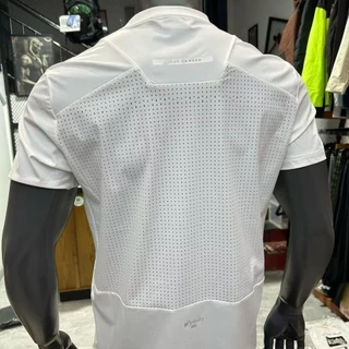 MANSTR เสื้อยืดแขนสั้นสำหรับผู้ชาย สีขาวและดำ ระบายอากาศได้ดี แห้งไว เหมาะสำหรับการวิ่งออกกำลังกายกลางแจ้ง