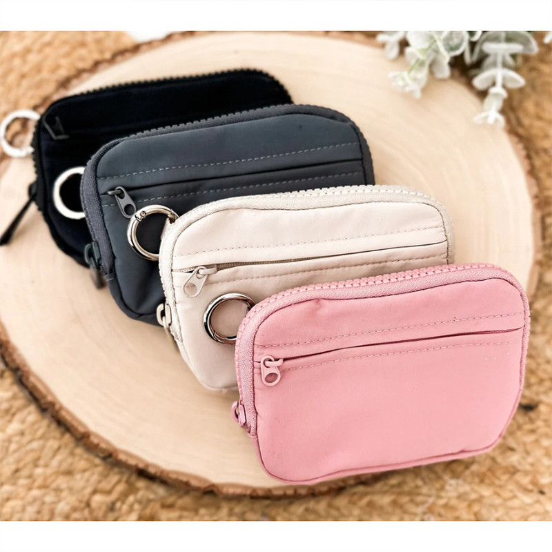The Iris Wallet, The Iris Pouch Wristlet, The Iris Card Wallet พวงกุญแจกระเป๋าสตางค์