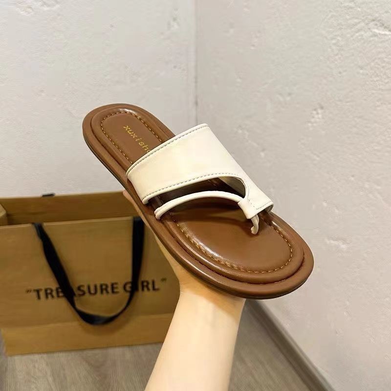 Yueyuejia 2408 ใหม่มาถึง 2024 ฤดูร้อนสไตล์ใหม่ Niche Design Sense Cover Toe Casual All-Match รองเท้าแตะสวมใส่ด้านนอก Soft Sole สบาย Retro รองเท้าแตะผู้หญิง