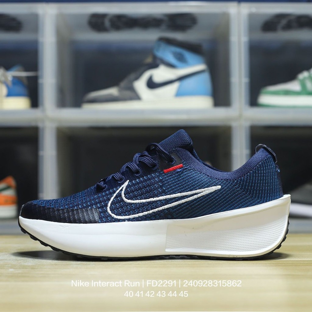 Nike Interact Run รองเท้าวิ่งถนนระบายอากาศสําหรับผู้ชาย
